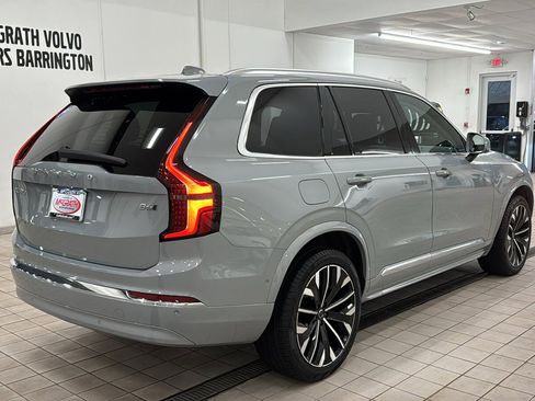 Used 2025 Volvo XC90 B6 Plus image 5