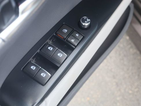 Used 2019 Toyota Camry XLE FWD image 34