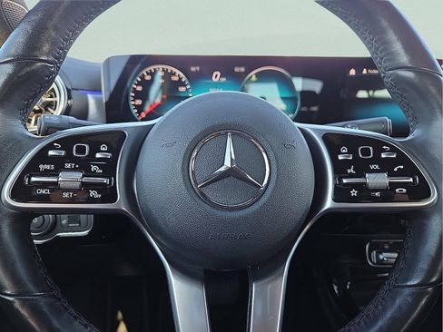 Used 2021 Mercedes-Benz CLA 250 4MATIC image 24