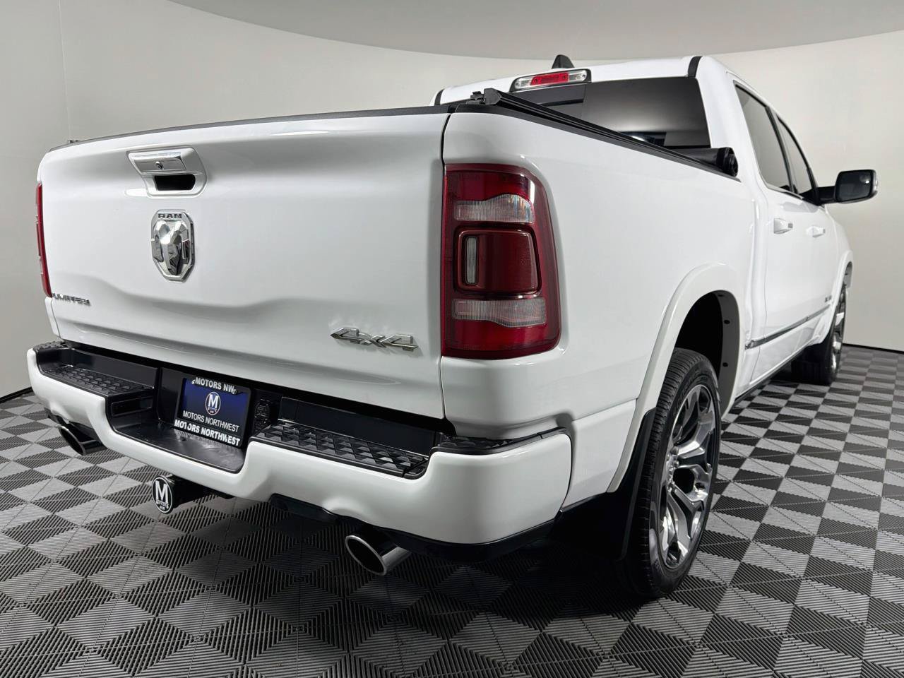 Used 2022 RAM 1500 Limited w/ Body-Colour Bumper Group AWD/4WD image 24