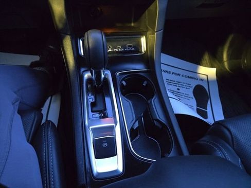 Used 2024 Subaru Ascent Limited w/ Technology Package image 29