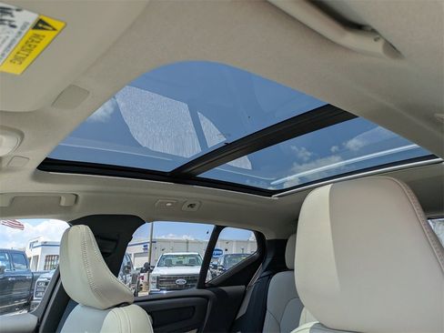 New 2026 Volvo XC40 B5 Plus w/ Climate Package image 20