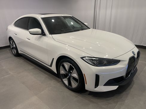 Used 2024 BMW i4 eDrive35 w/ Convenience Package RWD image 3