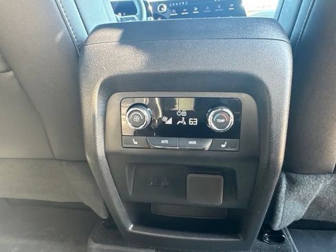Used 2026 Chevrolet Traverse High Country AWD/4WD image 43