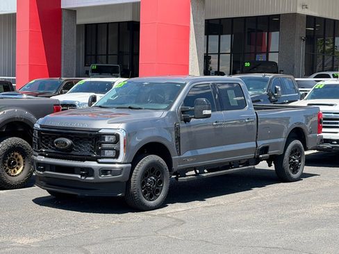 Used 2025 Ford F250 Lariat w/ Black Appearance Package AWD/4WD image 1