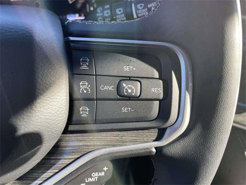 Used 2022 Jeep Wagoneer Series II w/ Premium Group I image 18