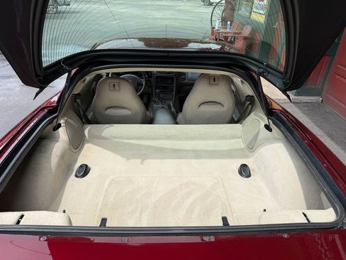 Used 2003 Chevrolet Corvette Coupe w/ Preferred Equipment Group RWD image 16
