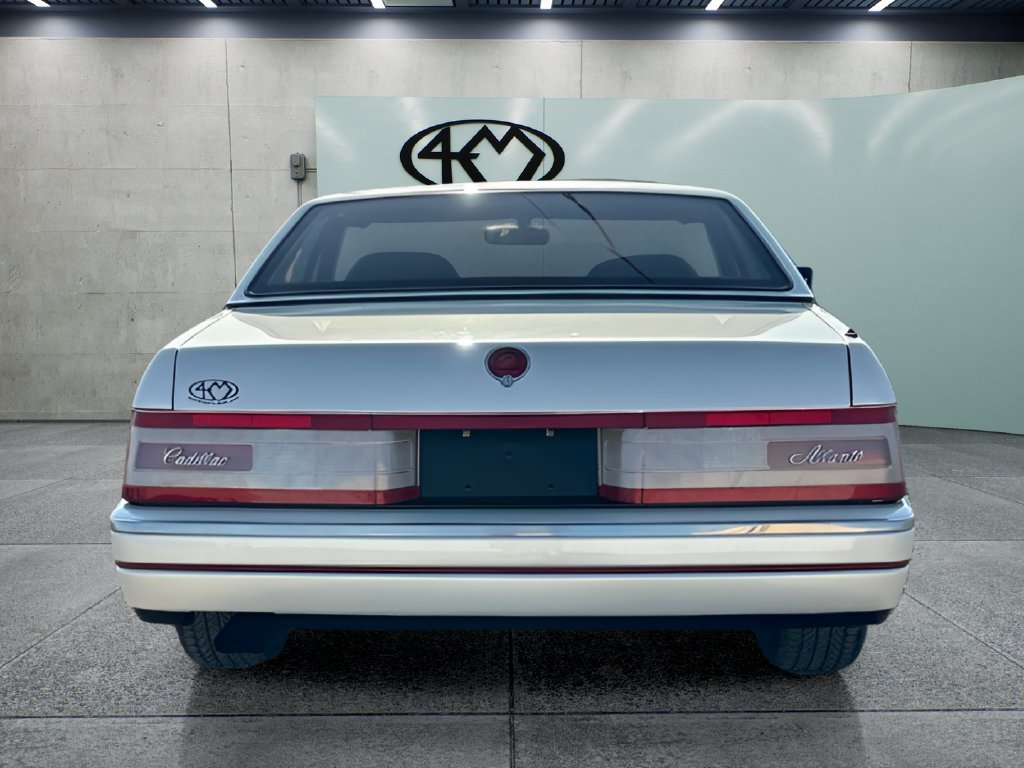 Used 1992 Cadillac Allante FWD image 4