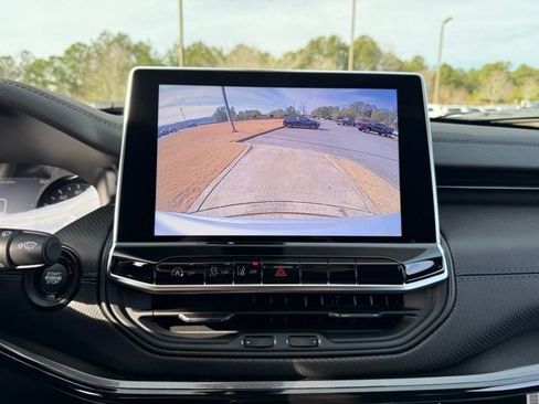 New 2026 Jeep Compass Latitude image 22