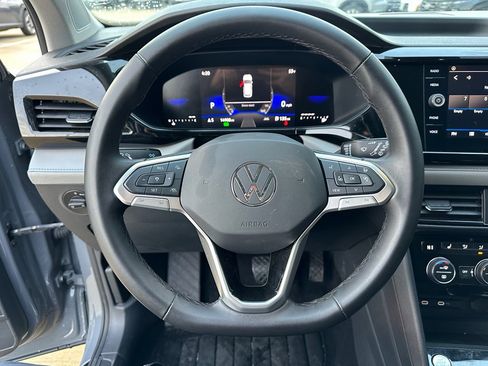 Used 2024 Volkswagen Taos SE w/ MDO Package image 15