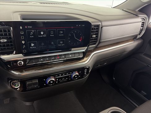 Certified 2025 GMC Sierra 1500 Elevation AWD/4WD image 4