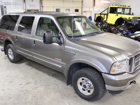 Used 2004 Ford Excursion Limited image 20