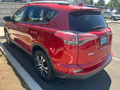 Used 2016 Toyota RAV4 LE AWD/4WD image 7