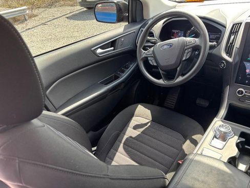 Used 2024 Ford Edge SE w/ Black Appearance Package image 13