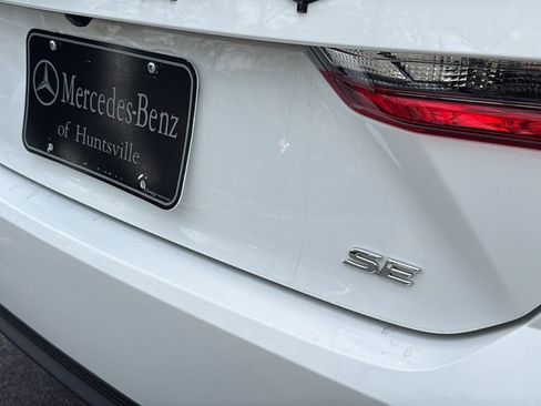 Used 2025 Toyota Camry SE w/ Convenience Package FWD image 17