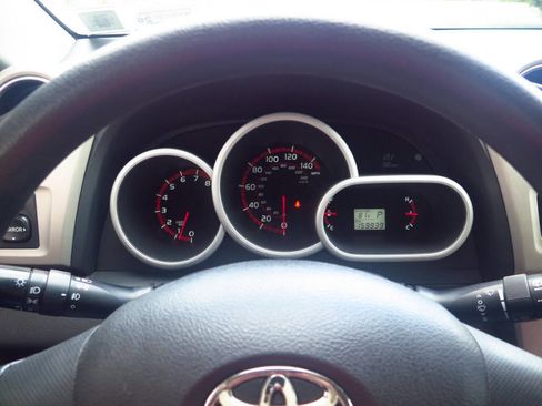 Used 2010 Toyota Matrix S image 8