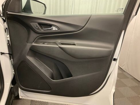 Used 2024 Chevrolet Equinox LT image 31