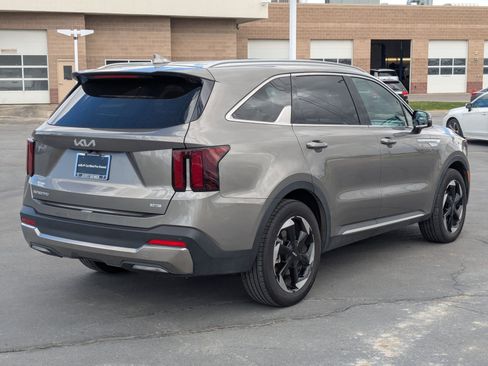 Used 2025 Kia Sorento EX AWD/4WD image 5