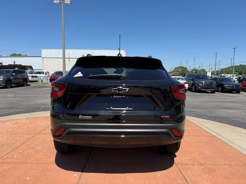 New 2026 Chevrolet Trax RS FWD image 5