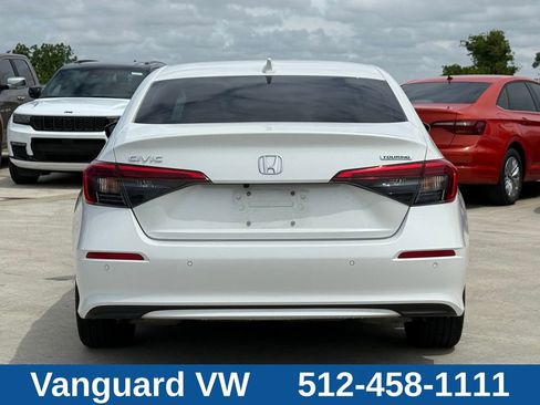 Used 2024 Honda Civic Touring image 6