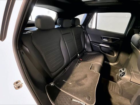 Used 2025 Mercedes-Benz GLC 300 4MATIC image 20