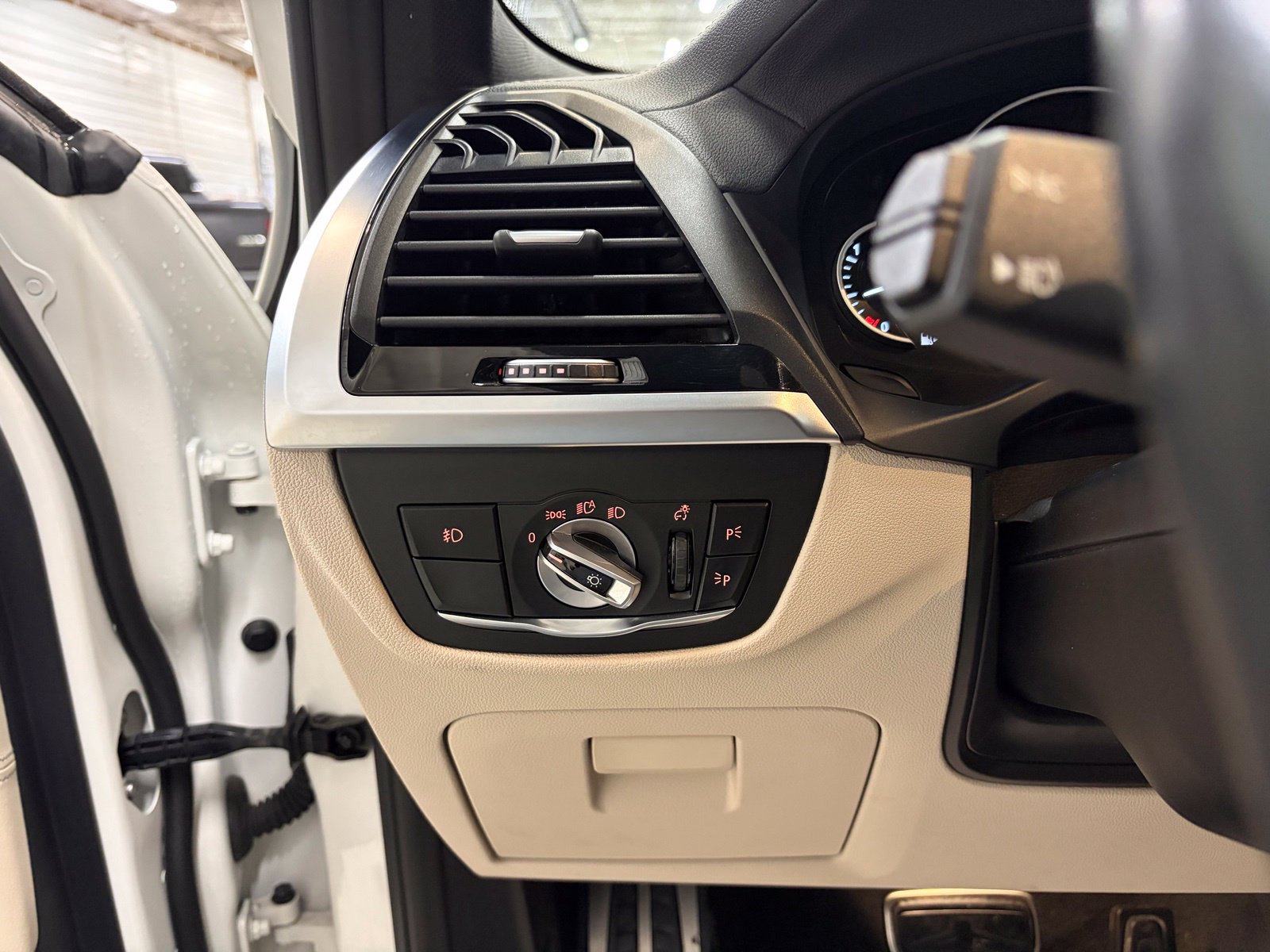 Used 2018 BMW X3 M40i w/ Premium Package AWD/4WD image 16