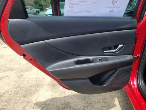 Used 2022 Hyundai Elantra SEL w/ Convenience + Premium Package FWD image 26