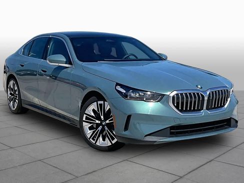 Used 2026 BMW 530i RWD image 2