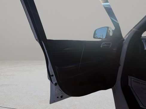 Used 2015 Jeep Grand Cherokee Altitude image 14