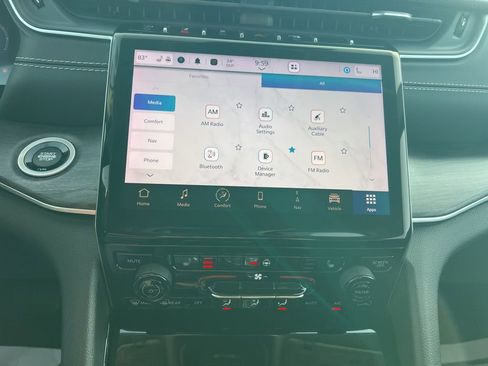 Used 2022 Jeep Grand Cherokee Limited image 21