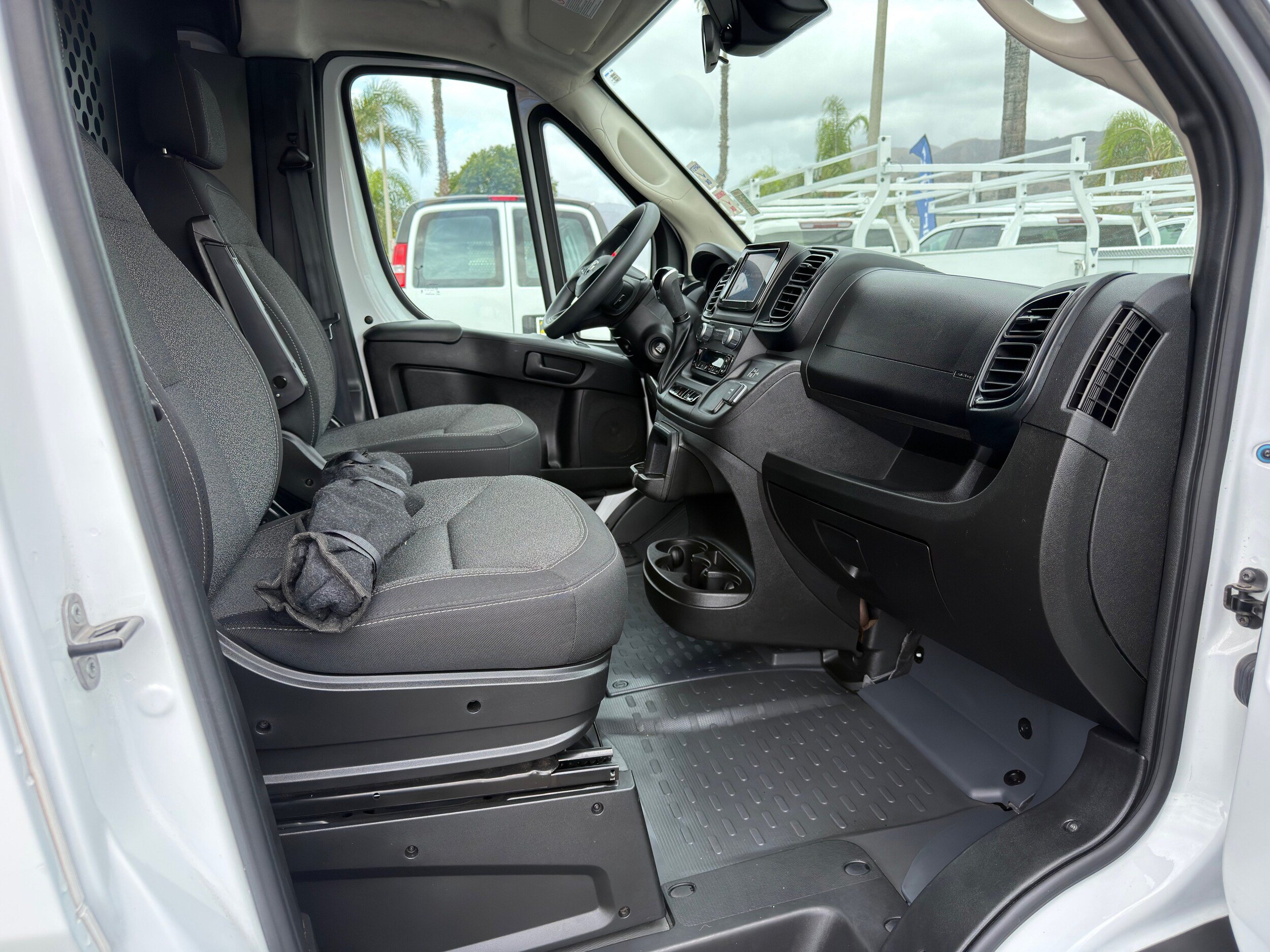 Used 2025 RAM ProMaster 2500 w/ U-Haul Equipment Group FWD image 10