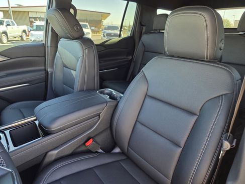 New 2025 Chevrolet Traverse LT w/ Driver Confidence Package image 24