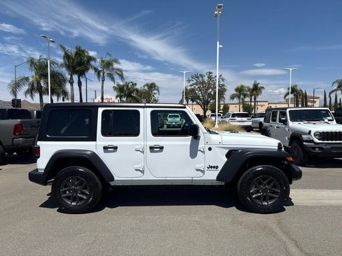 Used 2024 Jeep Wrangler Unlimited Sport AWD/4WD image 3