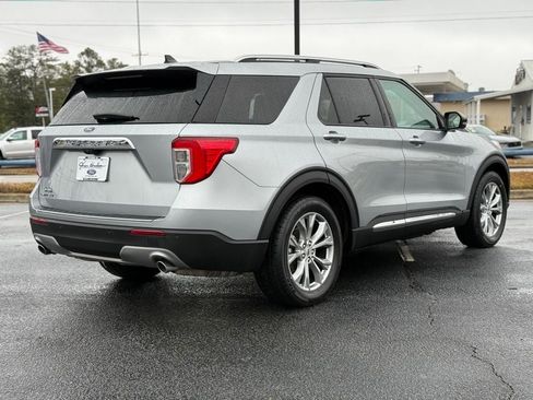 Used 2023 Ford Explorer Limited w/ Equipment Group 301A image 9