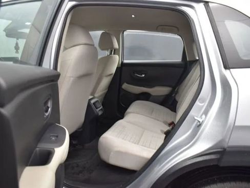 Used 2023 Honda HR-V LX image 15