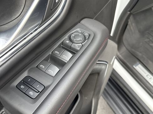 Used 2022 Chevrolet Suburban RST w/ Luxury Package image 17