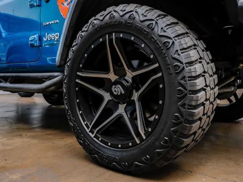 Used 2020 Jeep Wrangler Unlimited Sahara AWD/4WD image 78