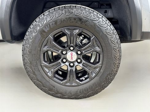 Used 2024 GMC Canyon Elevation image 31