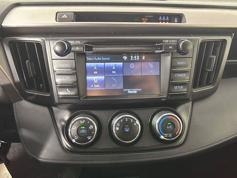 Used 2018 Toyota RAV4 LE w/ All Weather Liner Package AWD/4WD image 33