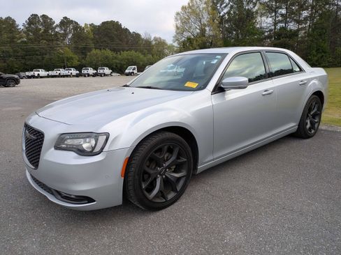 Used 2022 Chrysler 300 S w/ Comfort Group image 2