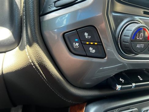 Used 2018 Chevrolet Silverado 1500 High Country AWD/4WD image 36