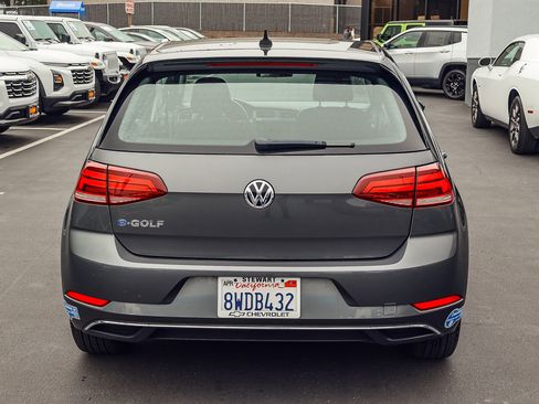 Used 2017 Volkswagen e-Golf SE w/ DC Fast Charging Package image 21