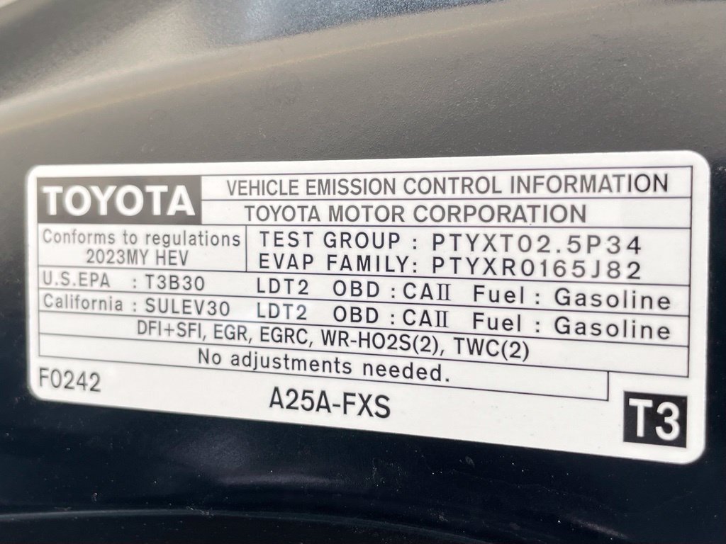 Used 2023 Toyota Highlander XLE AWD/4WD image 33