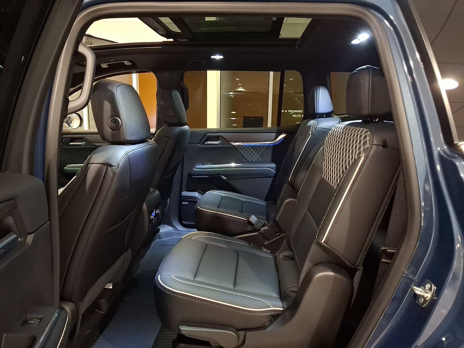 Certified 2026 GMC Acadia Denali w/ Super Cruise Package AWD/4WD image 9
