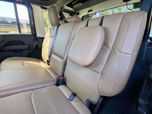 Used 2022 Jeep Wrangler Unlimited Sahara w/ Cold Weather Group image 20