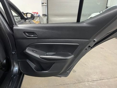 Used 2024 Nissan Altima 2.5 SV FWD image 15