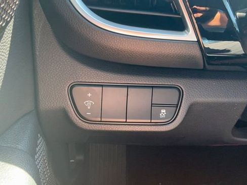 Certified 2025 Kia Seltos X-Line AWD/4WD image 30