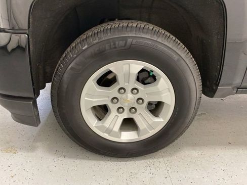 Used 2018 Chevrolet Silverado 1500 LT w/ All Star Edition AWD/4WD image 9