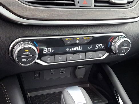 Used 2024 Nissan Altima 2.5 SL image 17