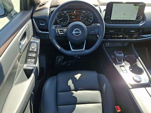 Used 2023 Nissan Rogue SL AWD/4WD image 11